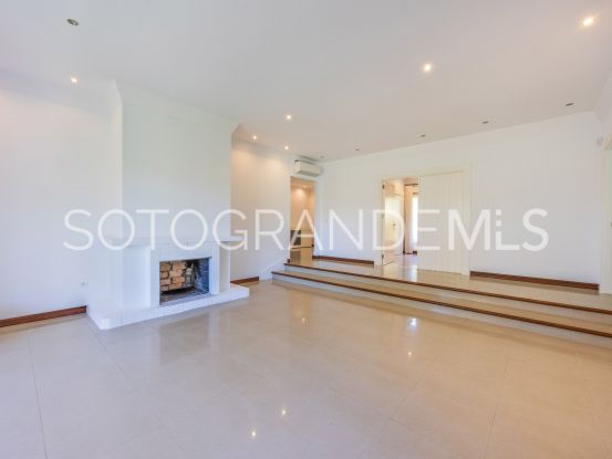 Zona B, villa con 6 dormitorios a la venta | Ondomus