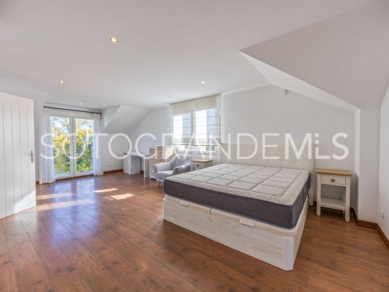 Zona B, villa con 6 dormitorios a la venta | Ondomus