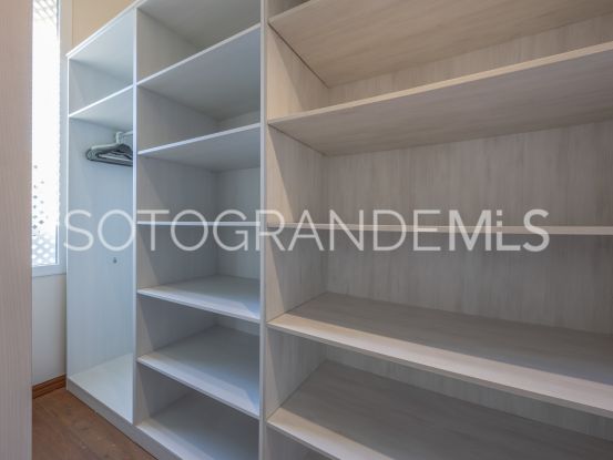 Zona B, villa con 6 dormitorios a la venta | Ondomus