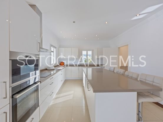 Zona B, villa con 6 dormitorios a la venta | Ondomus