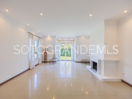Zona B, villa con 6 dormitorios a la venta | Ondomus