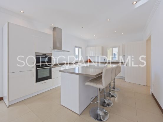 Zona B, villa con 6 dormitorios a la venta | Ondomus