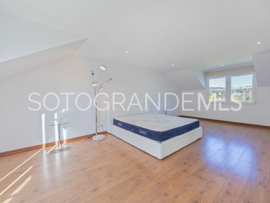 Zona B, villa con 6 dormitorios a la venta | Ondomus