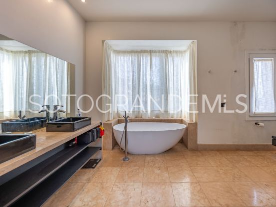 Villa for sale in Zona M, La Reserva | Ondomus