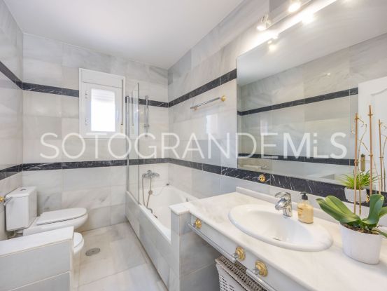 For sale villa in Zona B | Ondomus