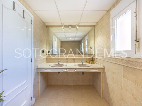 For sale villa in Zona B | Ondomus