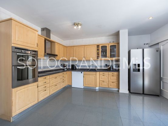 For sale villa in Zona B | Ondomus