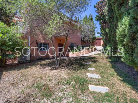 For sale villa in Zona B | Ondomus