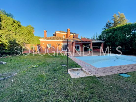 Villa a la venta en Los Altos de Valderrama, Sotogrande | Miranda Services
