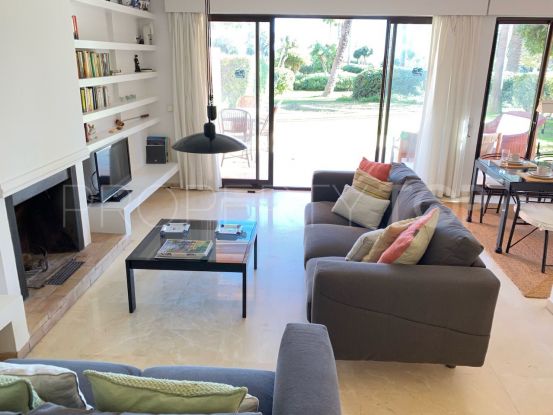 Apartment in Paseo del Mar | Miranda Services