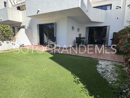 For sale ground floor apartment in Jardines de Sotogrande with 2 bedrooms | Miranda Properties