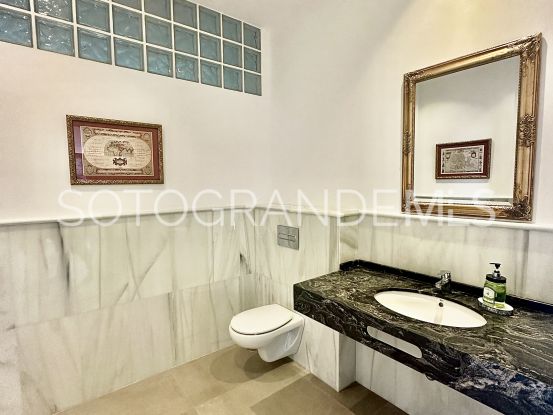 Villa de 5 dormitorios a la venta en Zona A, Sotogrande Costa | Miranda Properties