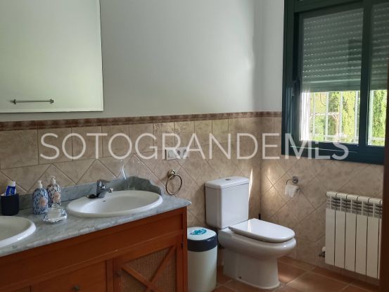 Villa en Zona F | Miranda Properties