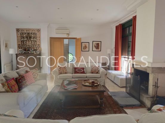 Villa en Zona F | Miranda Properties