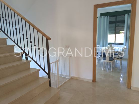 Villa en Zona F | Miranda Properties