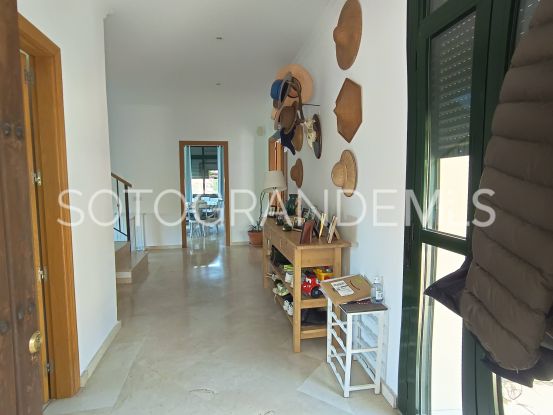 Villa en Zona F | Miranda Properties