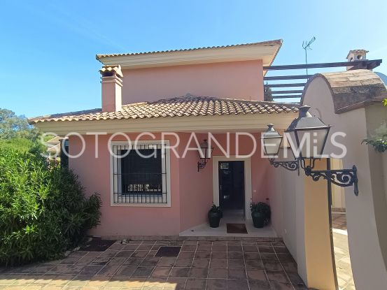 Villa en Zona F | Miranda Properties