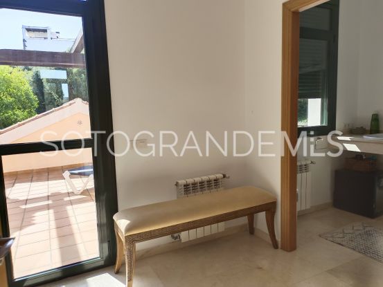 Villa en Zona F | Miranda Properties