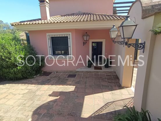 Villa en Zona F | Miranda Properties