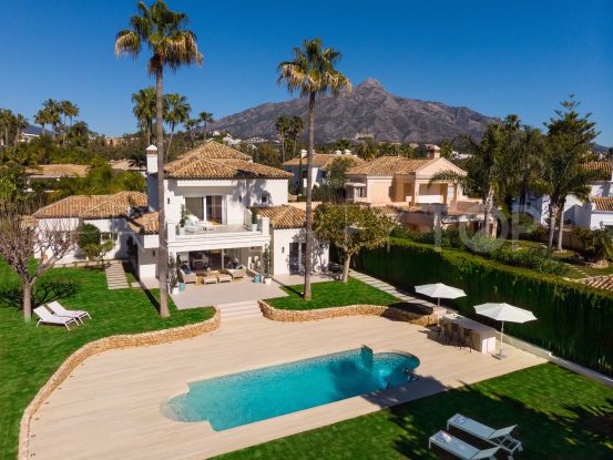 Villa en venta de 4 dormitorios en La Cerquilla, Nueva Andalucia | Svefors Realty