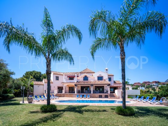 Villa en venta de 9 dormitorios en Cancelada, Estepona | Svefors Realty