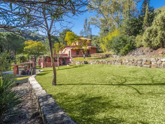 Villa with 5 bedrooms for sale in Benahavis Centro | Marbella Estates