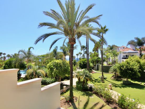 Luxury duplex apartment with private garden &amp;amp; private pool in Laguna de Banus - RENTED