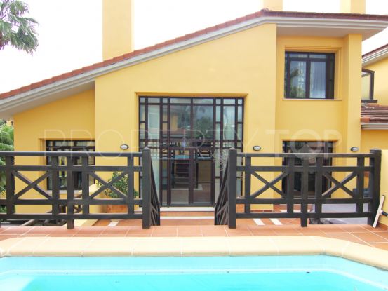 3 bedroom duplex-penthouse with private pool only 2 minutes walk from the beach