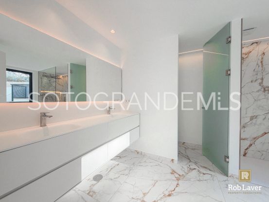 Villa en venta en Zona F | Rob Laver Property Consultants