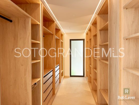 Villa en venta en Zona F | Rob Laver Property Consultants