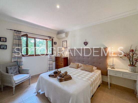 Sotogrande Alto Central, villa con 6 dormitorios a la venta | Rob Laver Property Consultants