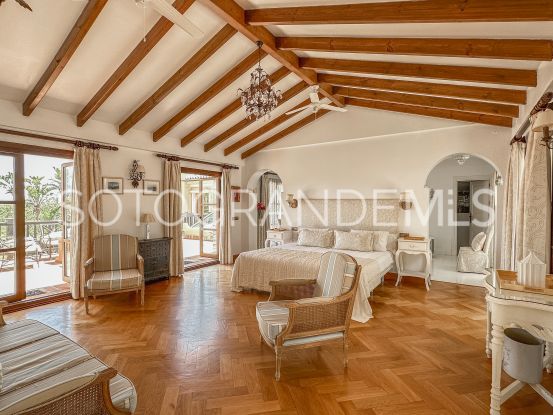 Sotogrande Alto Central, villa con 6 dormitorios a la venta | Rob Laver Property Consultants