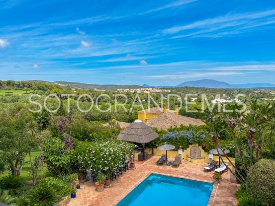 Sotogrande Alto Central, villa con 6 dormitorios a la venta | Rob Laver Property Consultants