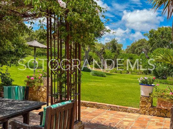 Sotogrande Alto Central, villa con 6 dormitorios a la venta | Rob Laver Property Consultants