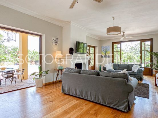 Sotogrande Alto Central, villa con 6 dormitorios a la venta | Rob Laver Property Consultants