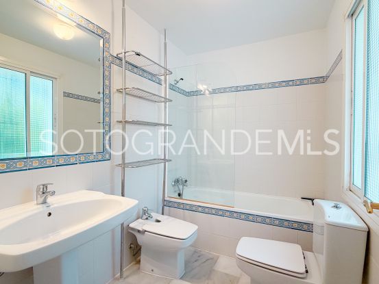 Villa a la venta con 3 dormitorios en Zona C, Sotogrande Alto | Rob Laver Property Consultants
