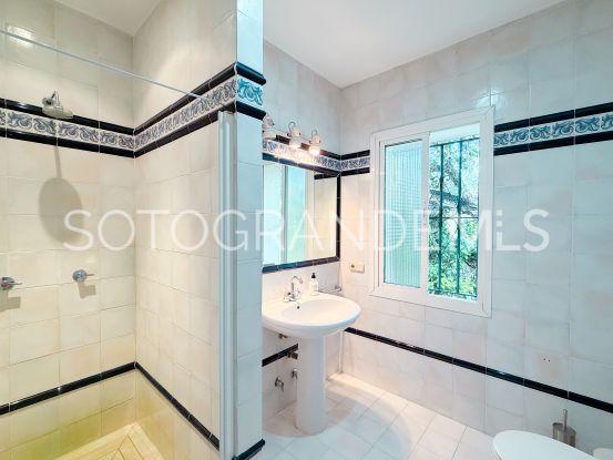 Villa a la venta con 3 dormitorios en Zona C, Sotogrande Alto | Rob Laver Property Consultants