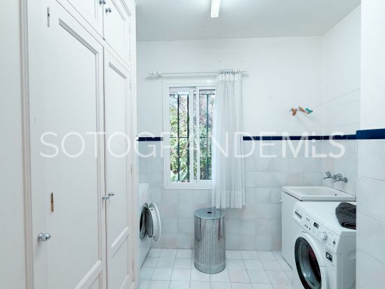 Villa a la venta con 3 dormitorios en Zona C, Sotogrande Alto | Rob Laver Property Consultants