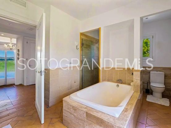 Villa con 4 dormitorios en Zona F, Sotogrande Alto | Rob Laver Property Consultants