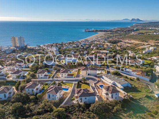 Buy Torreguadiaro villa with 5 bedrooms | Coast Estates Sotogrande