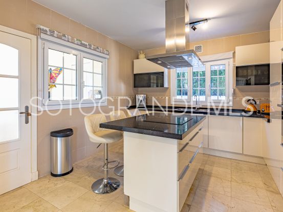 Buy Torreguadiaro villa with 5 bedrooms | Coast Estates Sotogrande