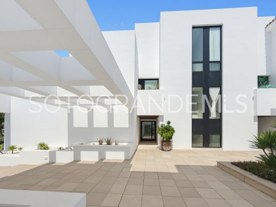 For sale duplex penthouse in Hacienda de Valderrama with 2 bedrooms | Open Frontiers