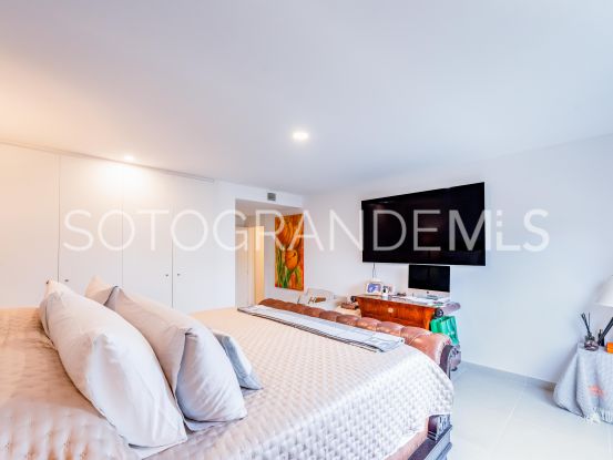 For sale ground floor apartment in Senda Chica with 3 bedrooms | Open Frontiers