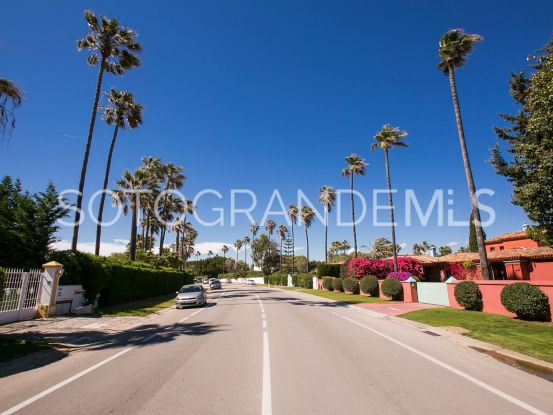 Buy villa in Kings & Queens with 7 bedrooms | Open Frontiers