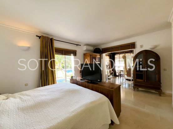Se vende villa en Zona B de 6 dormitorios | Open Frontiers