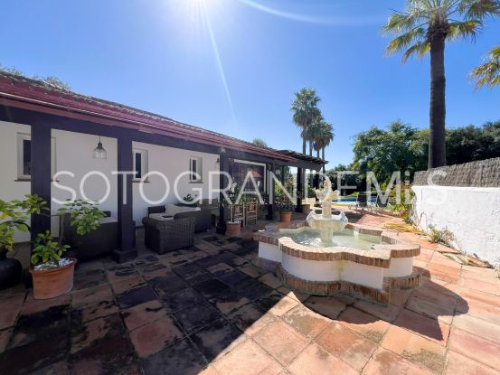 Se vende villa en Zona B de 6 dormitorios | Open Frontiers