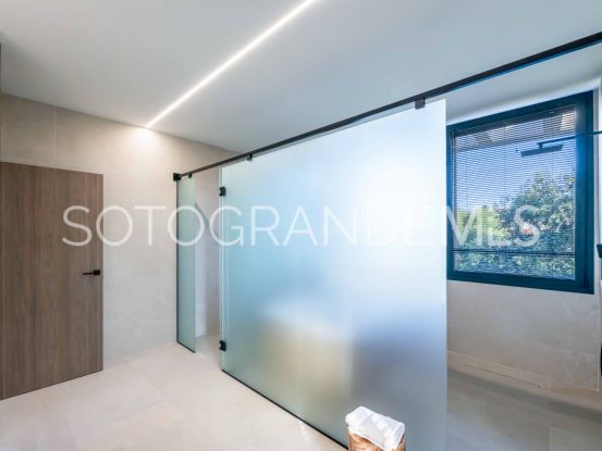 Zona B, villa con 5 dormitorios a la venta | Open Frontiers