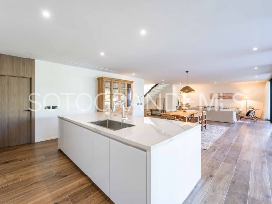 Zona B, villa con 5 dormitorios a la venta | Open Frontiers