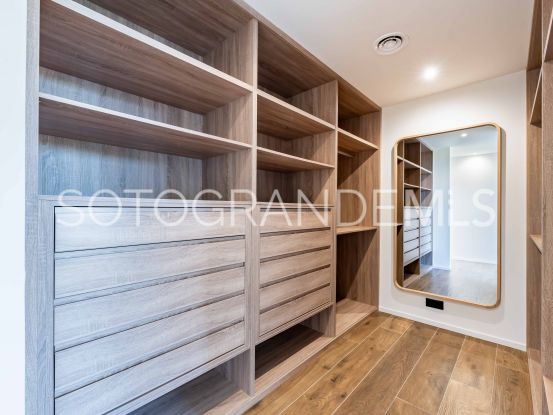 Zona B, villa con 5 dormitorios a la venta | Open Frontiers