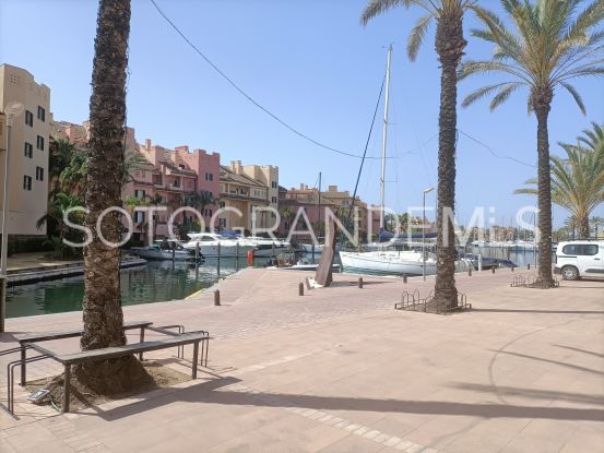 Se vende local comercial en Marina de Sotogrande | Open Frontiers